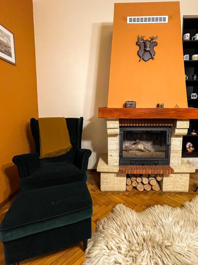 Central Apartment W/ Fire Place - Ground Floor Bucharest Exterior photo
