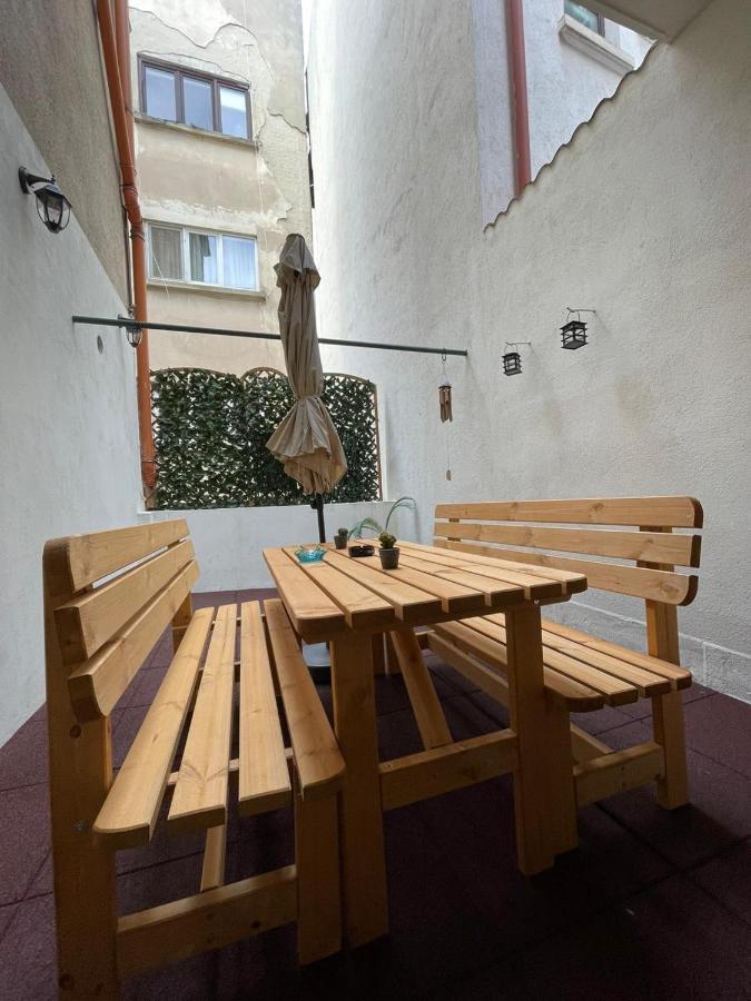 Central Apartment W/ Fire Place - Ground Floor Bucharest Exterior photo